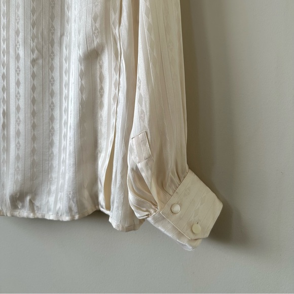 CELINE PARIS- Vintage Cream 100% Silk Pussy Bow Button Down Blouse (Size:40) - Picture 11 of 15